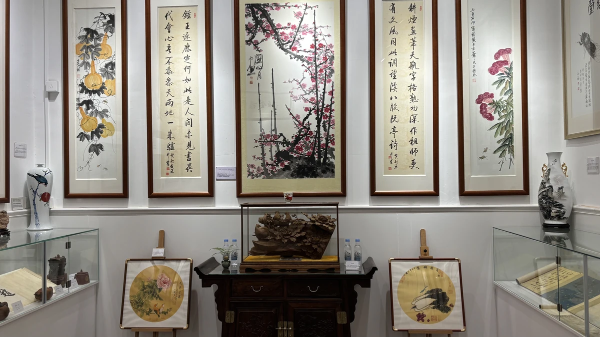 老宅里的花鸟书画与器物展陈